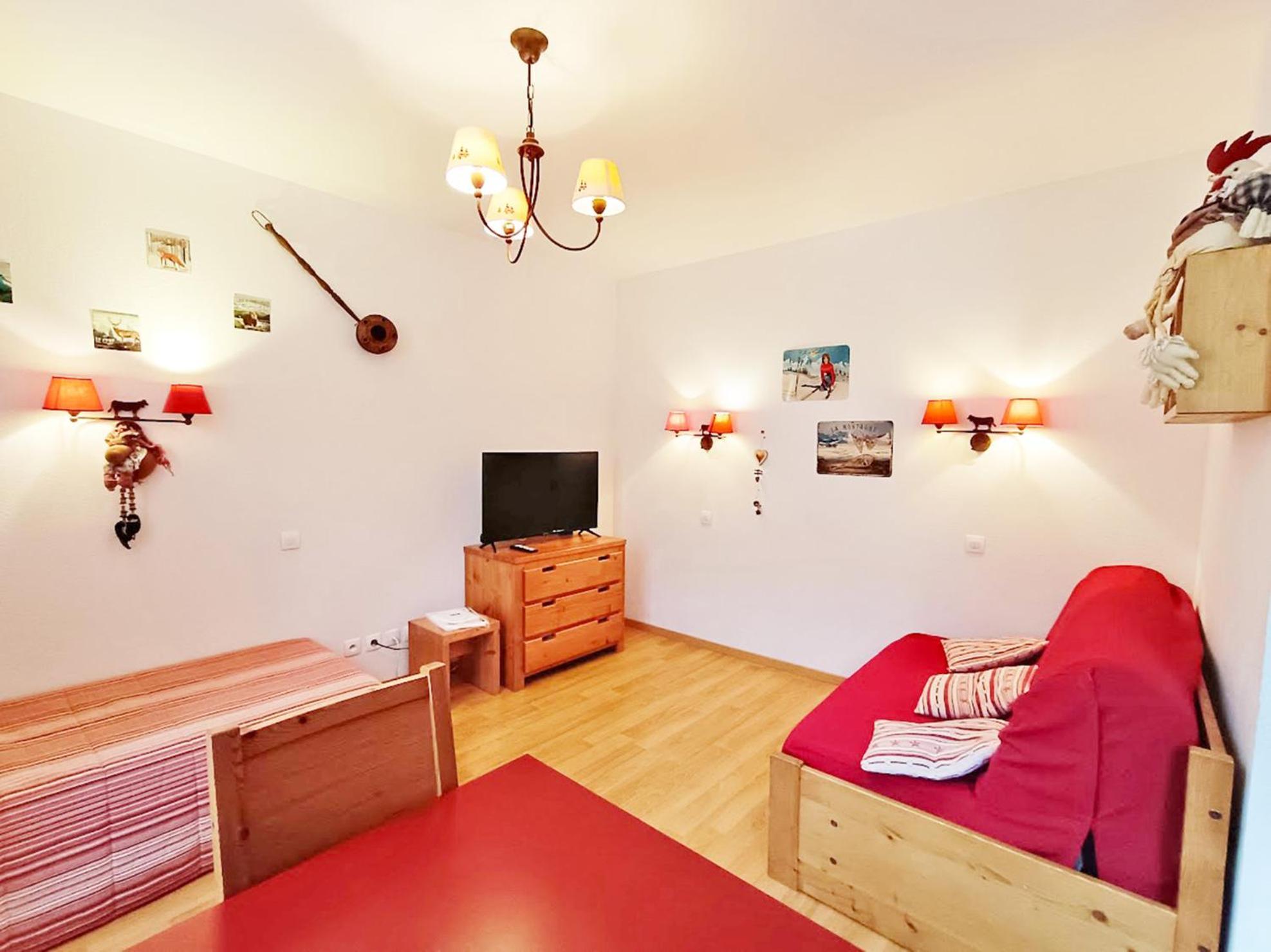 Le Bouquetin, Studio, Centre Luchon, Wifi, Casier A Skis, Ascenseur, 3 Personnes Bagnères-de-Luchon エクステリア 写真