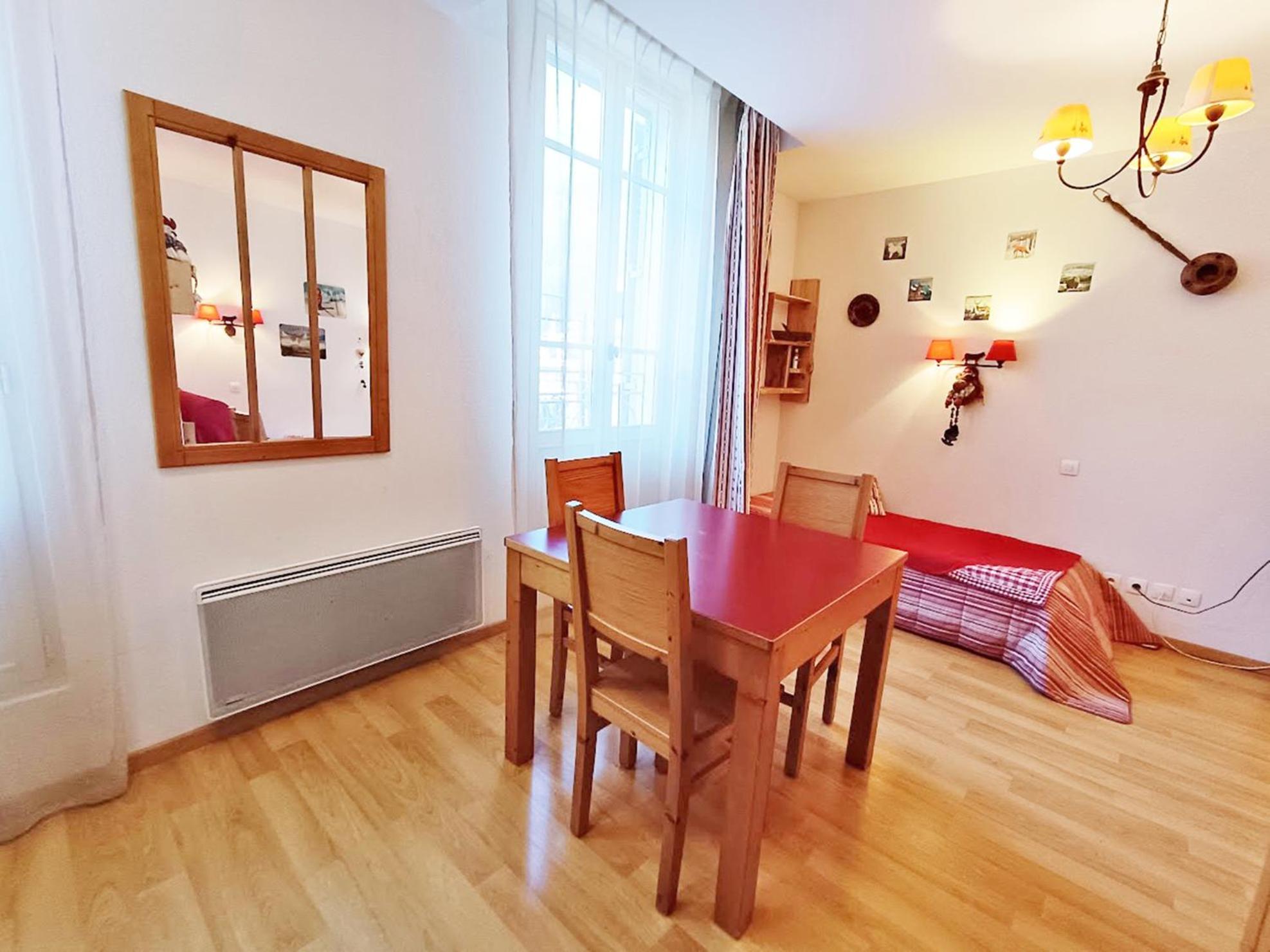 Le Bouquetin, Studio, Centre Luchon, Wifi, Casier A Skis, Ascenseur, 3 Personnes Bagnères-de-Luchon エクステリア 写真
